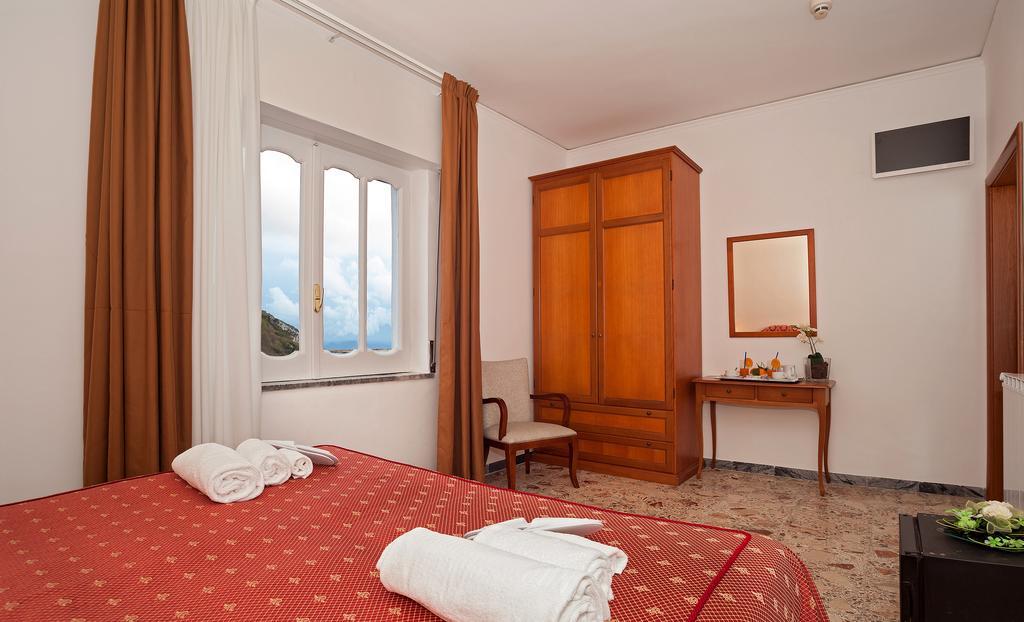 Hotel Caruso マッサ・ルブレンセ エクステリア 写真