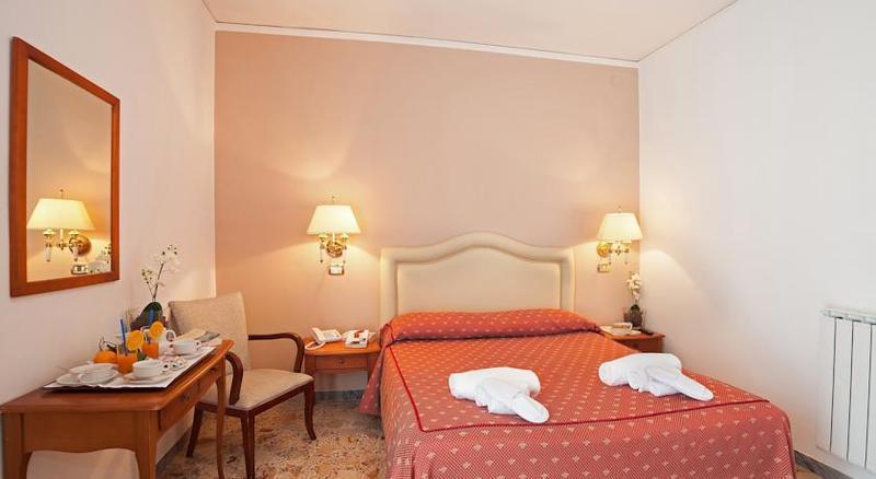 Hotel Caruso マッサ・ルブレンセ エクステリア 写真